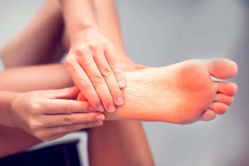 چه زمانی باید به پزشک مراجعه کنیم؟